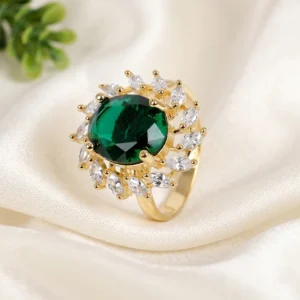 Cocktail ring with rhinestones, Green
