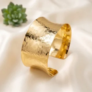 Hammered Broad Bangle, gold