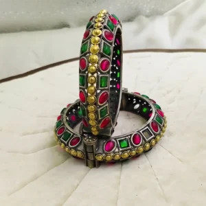 Oxidised Silver Kundan Bangle with Stones - Image 3
