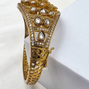 Antique Kundan Kada Bangle with Green Stone - Image 4